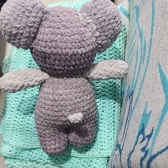 Sleepy Ellie - Picture 3 of 3